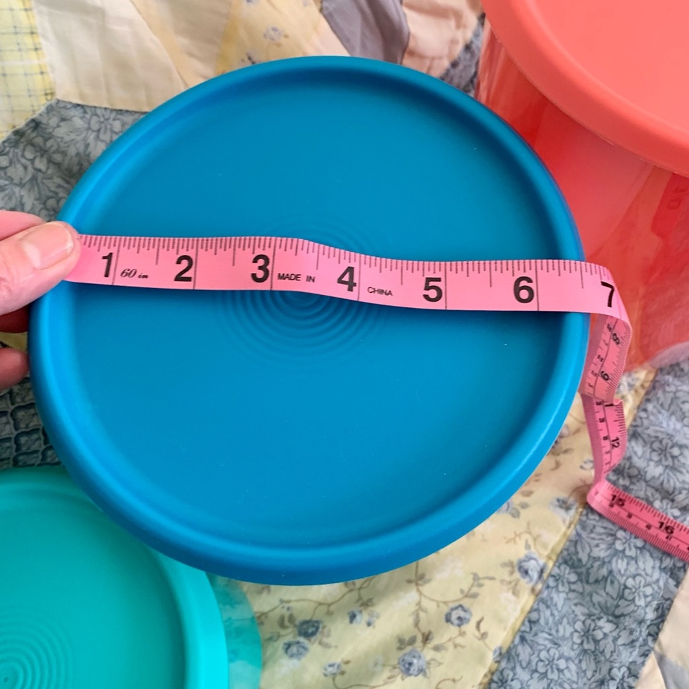 Tupperware Cannisters - Picture 5 of 7